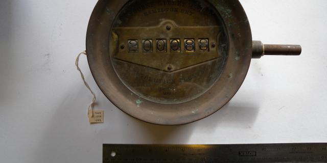 2009.015.042